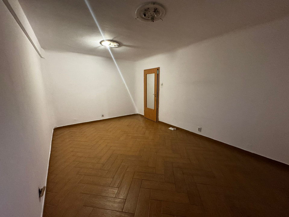 Apartament 4 camere, decomandat, 85,21mp, cartier Rovine,  zona Dezrobirii