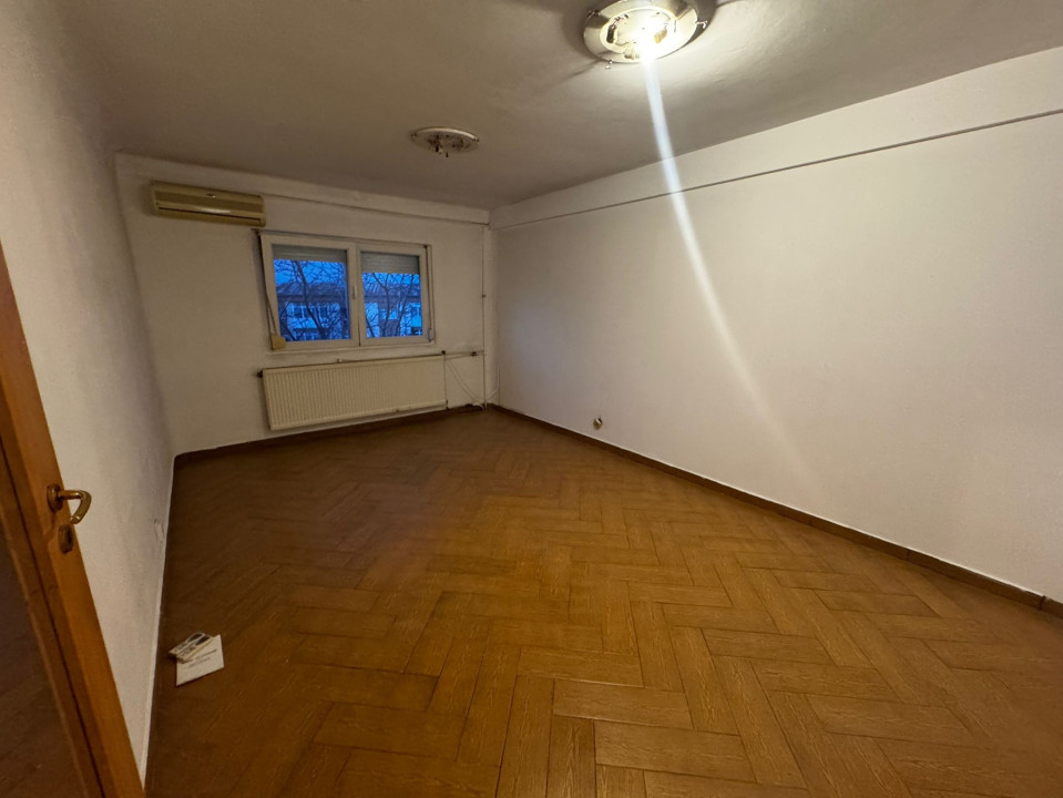 Apartament 4 camere, decomandat, 85,21mp, cartier Rovine,  zona Dezrobirii