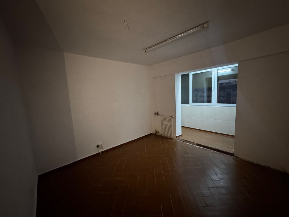 Apartament 4 camere, decomandat, 85,21mp, cartier Rovine,  zona Dezrobirii