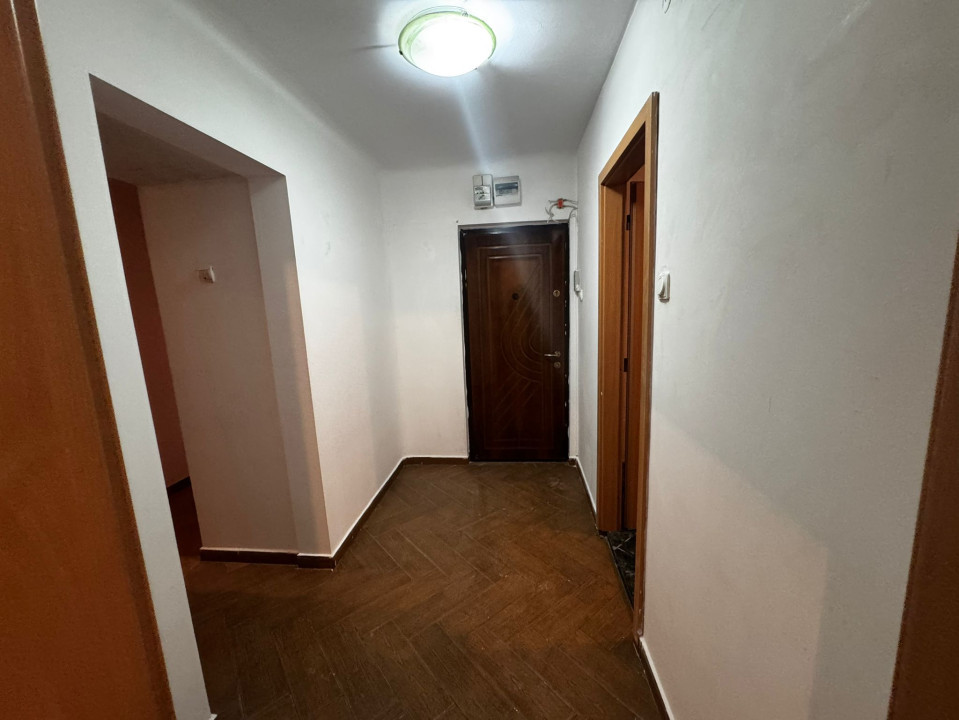 Apartament 4 camere, decomandat, 85,21mp, cartier Rovine,  zona Dezrobirii