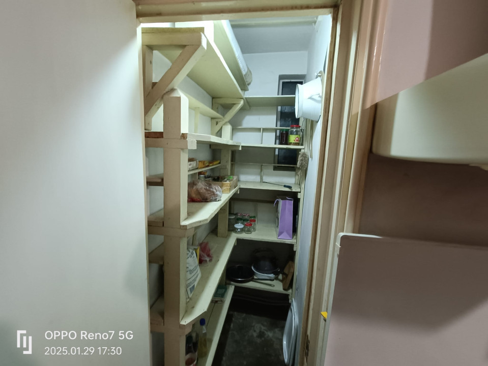 Apartament cu 3 camere de vânzare, cartier Rodnei bloc din cărămidă