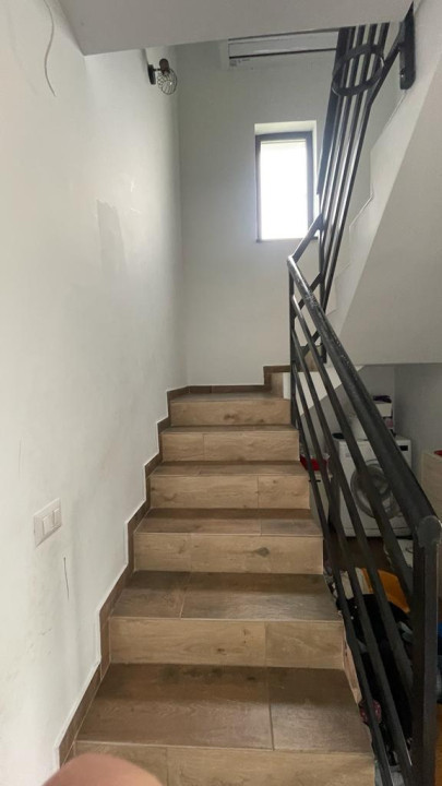 Duplex P+M cu 10 camere și teren de 400mp, cu toate utilitățile în zona Damila