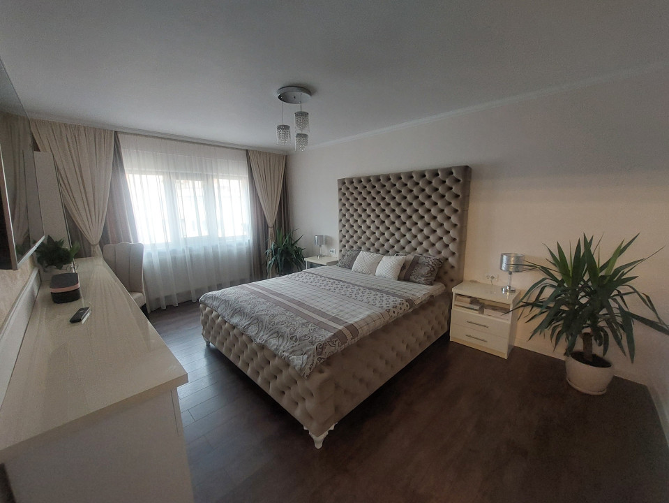 Apartament 3 camere, etajul 4, 77 mp 1 Mai