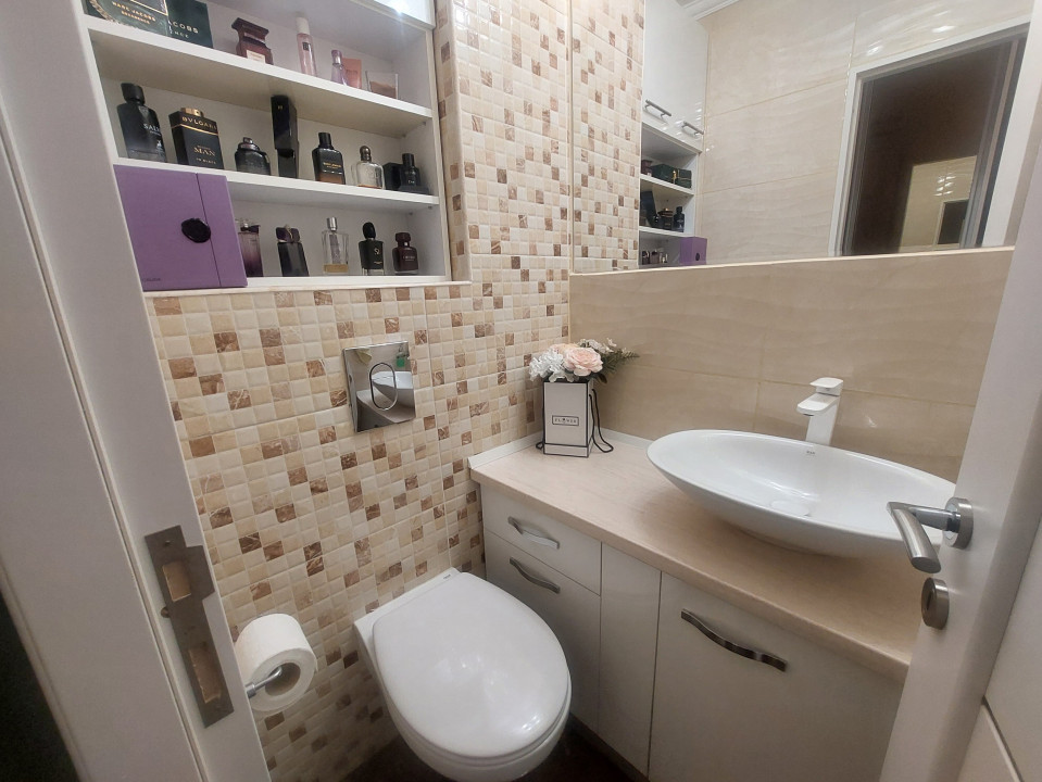 Apartament 3 camere, etajul 4, 77 mp 1 Mai