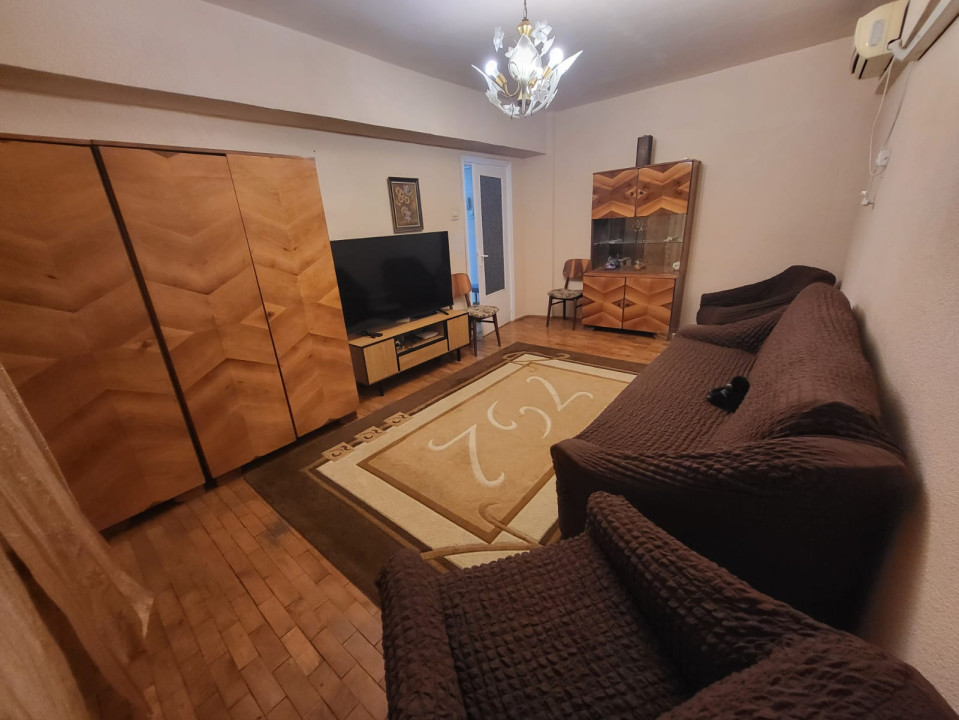 Apartament 2 camere, decomandat, 57 mp, cartierul Rovine, zona posta