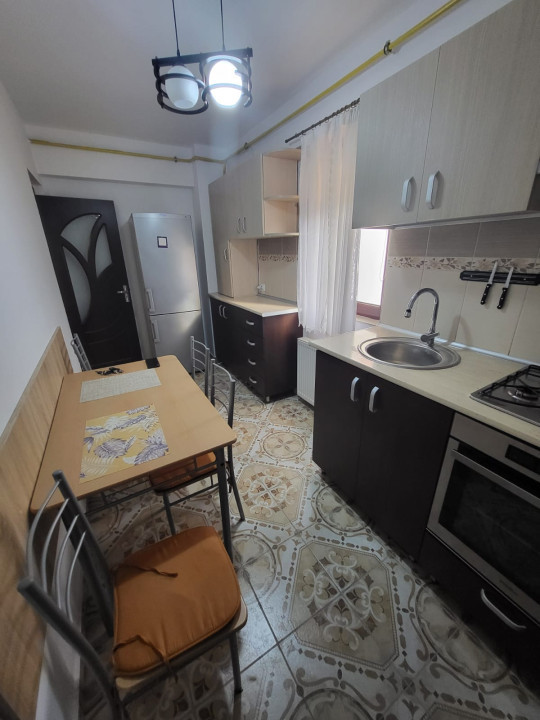 Apartament 2 camere, decomandat, 60 mp, cartier George Enescu, Zona Profi