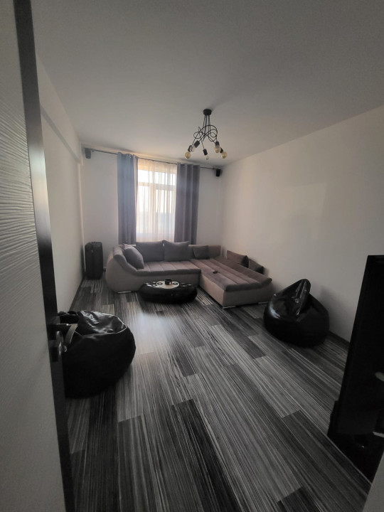 Apartament 2 camere,semidecomandat, zona aeroport