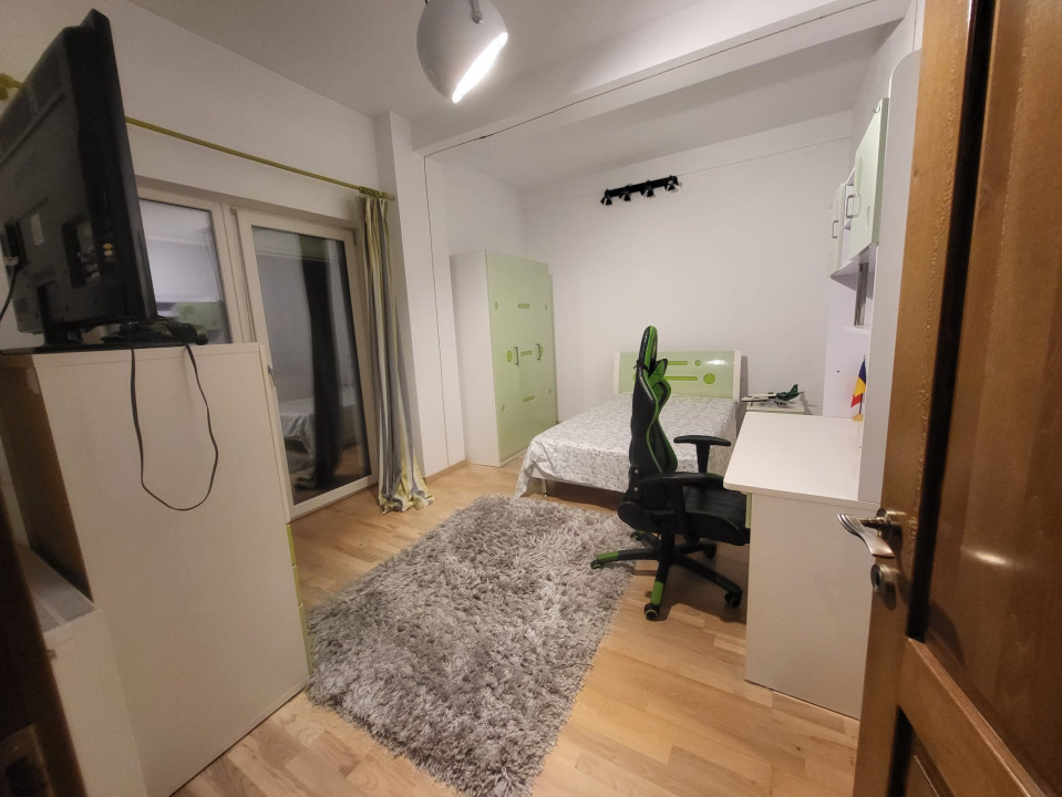 Apartament 3 camere decomandat, 90 mp, cartierul Centru, zona Împaratul Traian 