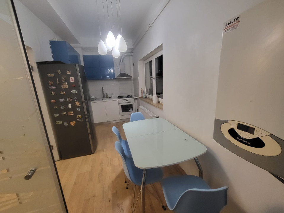 Apartament 3 camere decomandat, 90 mp, cartierul Centru, zona Împaratul Traian 