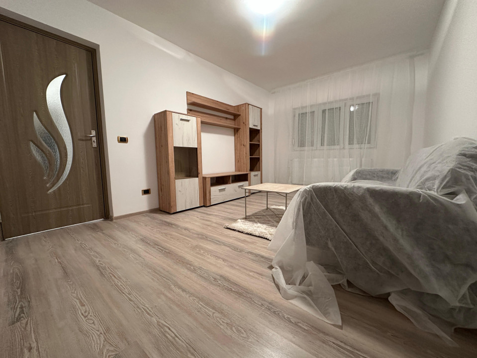 De inchiriat - apartament 2 camere, prima închiriere