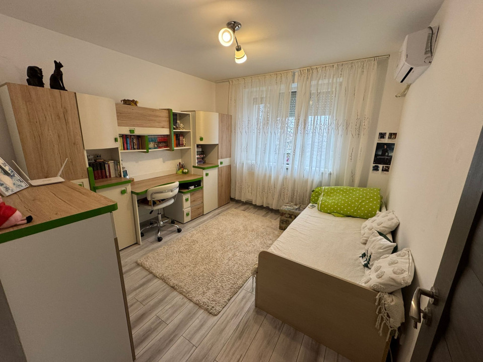 Apartament 3 camere, semidecomandat, 65.9mp, cartier  Gara