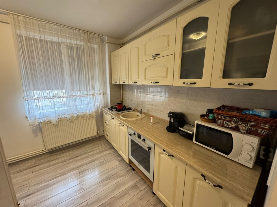 Apartament 3 camere, semidecomandat, 65.9mp, cartier  Gara