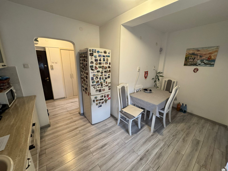 Apartament 3 camere, semidecomandat, 65.9mp, cartier  Gara