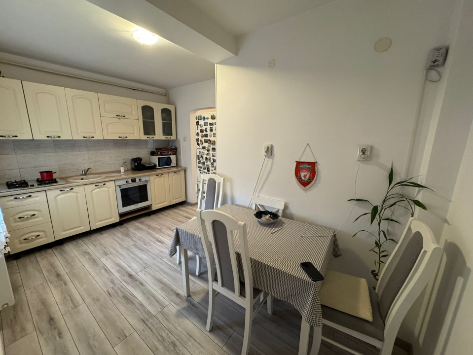 Apartament 3 camere, semidecomandat, 65.9mp, cartier  Gara