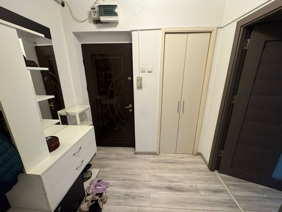 Apartament 3 camere, semidecomandat, 65.9mp, cartier  Gara