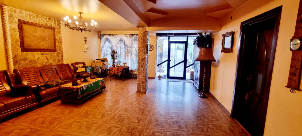 Casă parter cu teren de 1400 mp în Bariera Vâlcii aproape de drumul expres