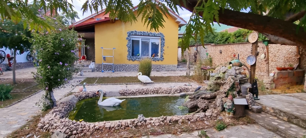 Casă parter cu teren de 1400 mp în Bariera Vâlcii aproape de drumul expres