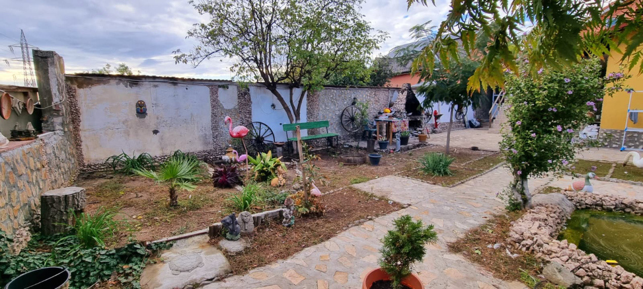 Casă parter cu teren de 1400 mp în Bariera Vâlcii aproape de drumul expres