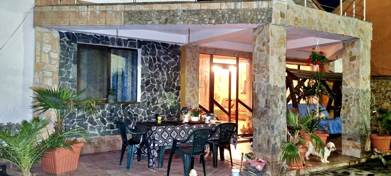 Casă parter cu teren de 1400 mp în Bariera Vâlcii aproape de drumul expres