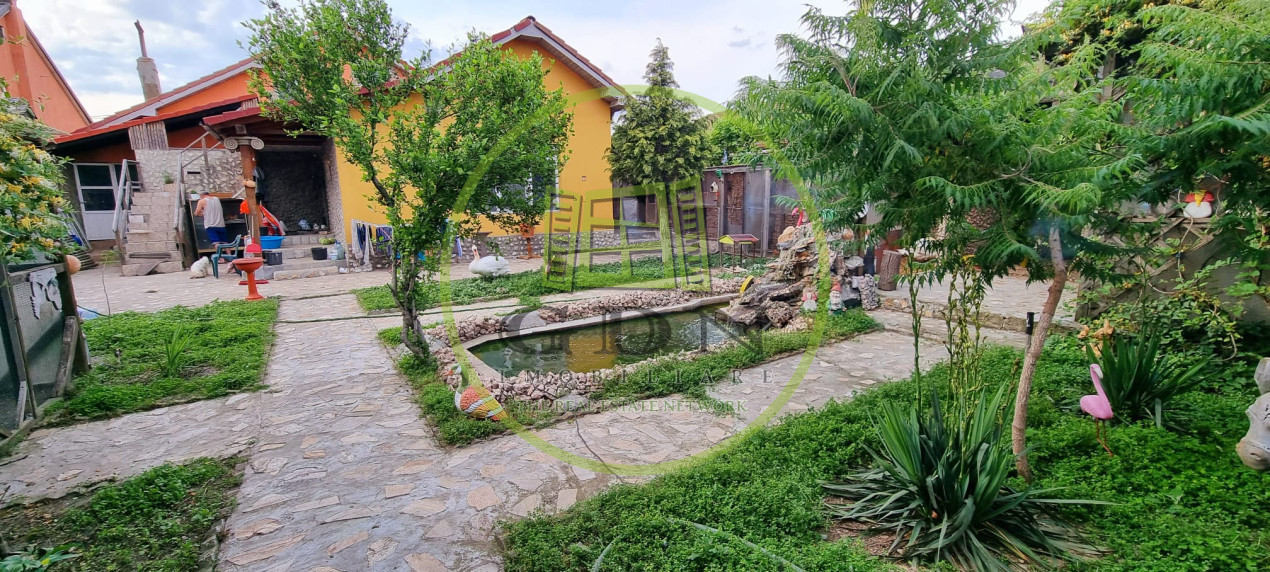 Casă parter cu teren de 1400 mp în Bariera Vâlcii aproape de drumul expres