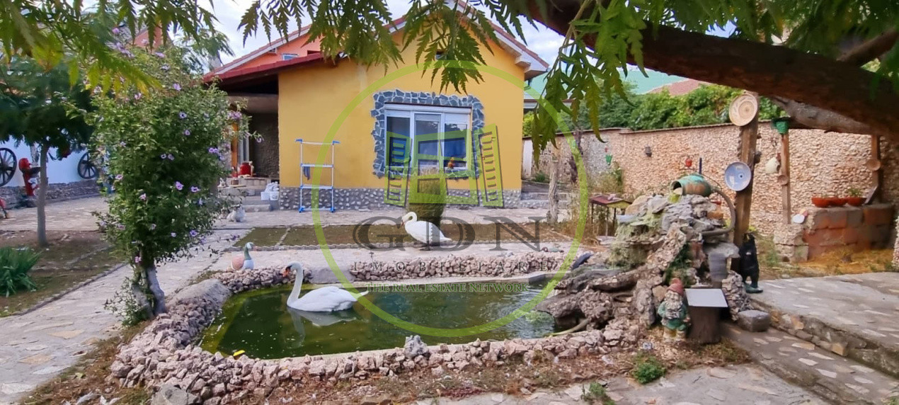 Casă parter cu teren de 1400 mp în Bariera Vâlcii aproape de drumul expres