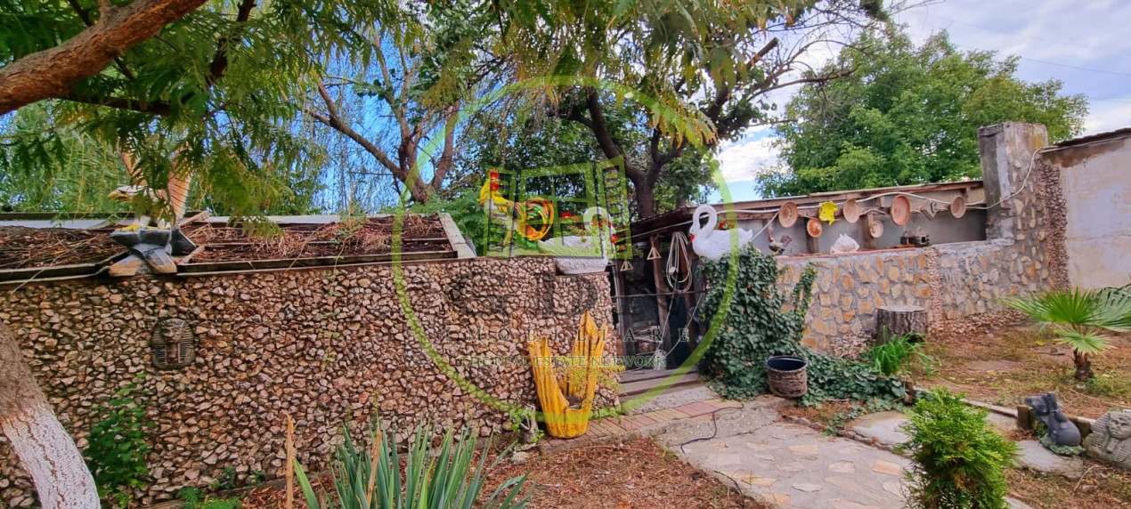 Casă parter cu teren de 1400 mp în Bariera Vâlcii aproape de drumul expres