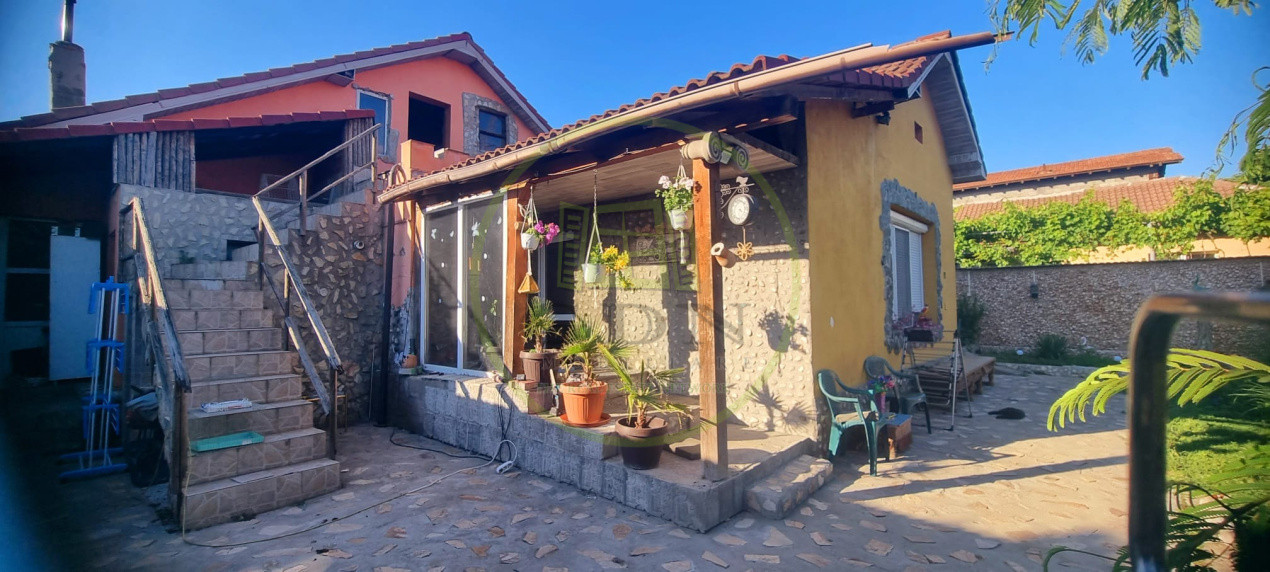 Casă parter cu teren de 1400 mp în Bariera Vâlcii aproape de drumul expres