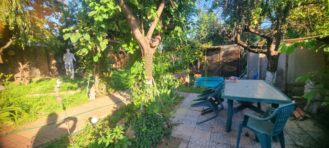 Casă parter cu teren de 1400 mp în Bariera Vâlcii aproape de drumul expres
