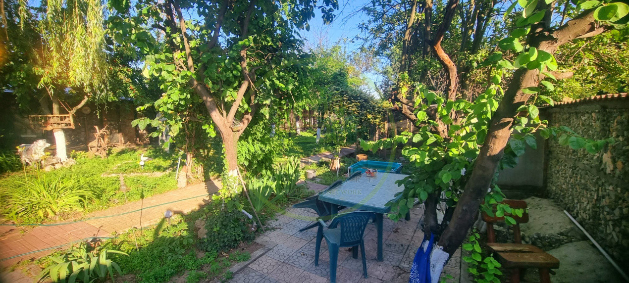 Casă parter cu teren de 1400 mp în Bariera Vâlcii aproape de drumul expres