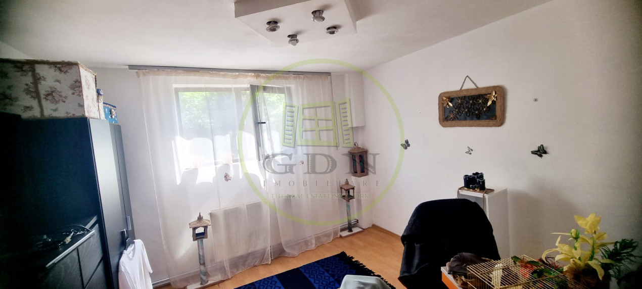 Casă parter cu teren de 1400 mp în Bariera Vâlcii aproape de drumul expres