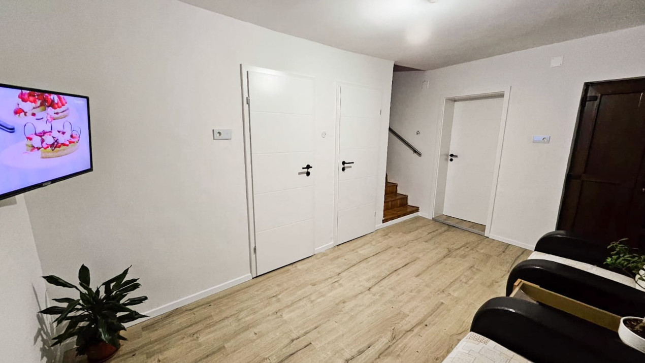 Vanzare  casa 5 camere ,suprafata utila totala 600 mp Turnisor