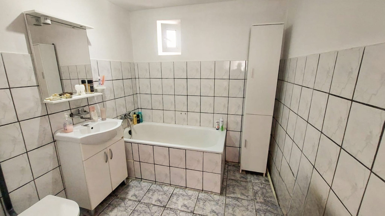 Vanzare  casa 5 camere ,suprafata utila totala 600 mp Turnisor