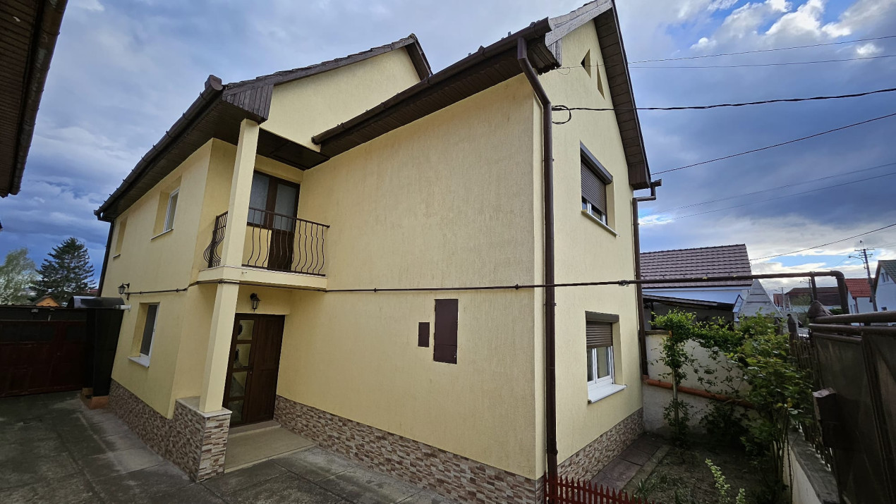 Vanzare  casa 5 camere ,suprafata utila totala 600 mp Turnisor