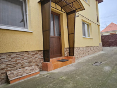 Vanzare  casa 5 camere ,suprafata utila totala 600 mp Turnisor