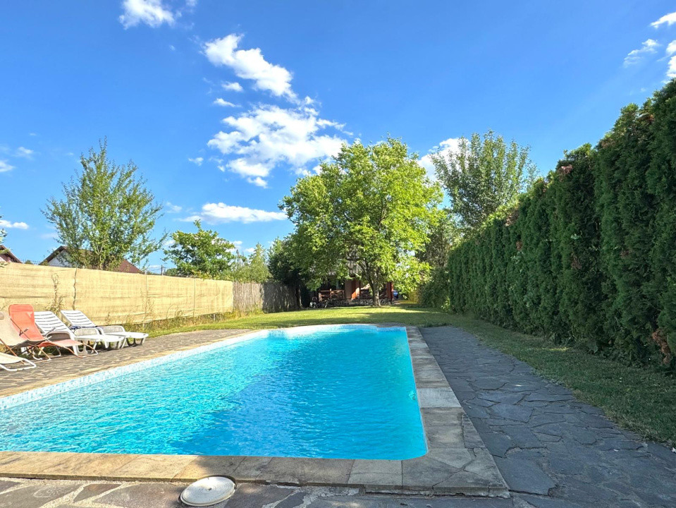 Casa de vanzare - cu piscina
