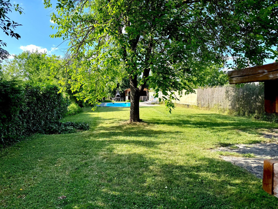 Casa de vanzare - cu piscina