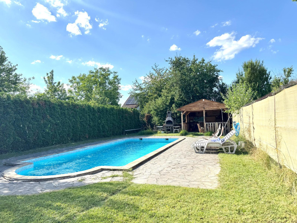 Casa de vanzare - cu piscina