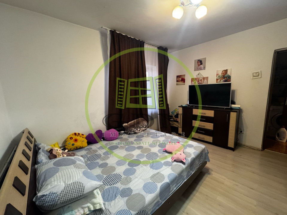 Apartament 3 camere, semidecomandat, 56,4 mp, cartier 1 Mai, zona Insula.