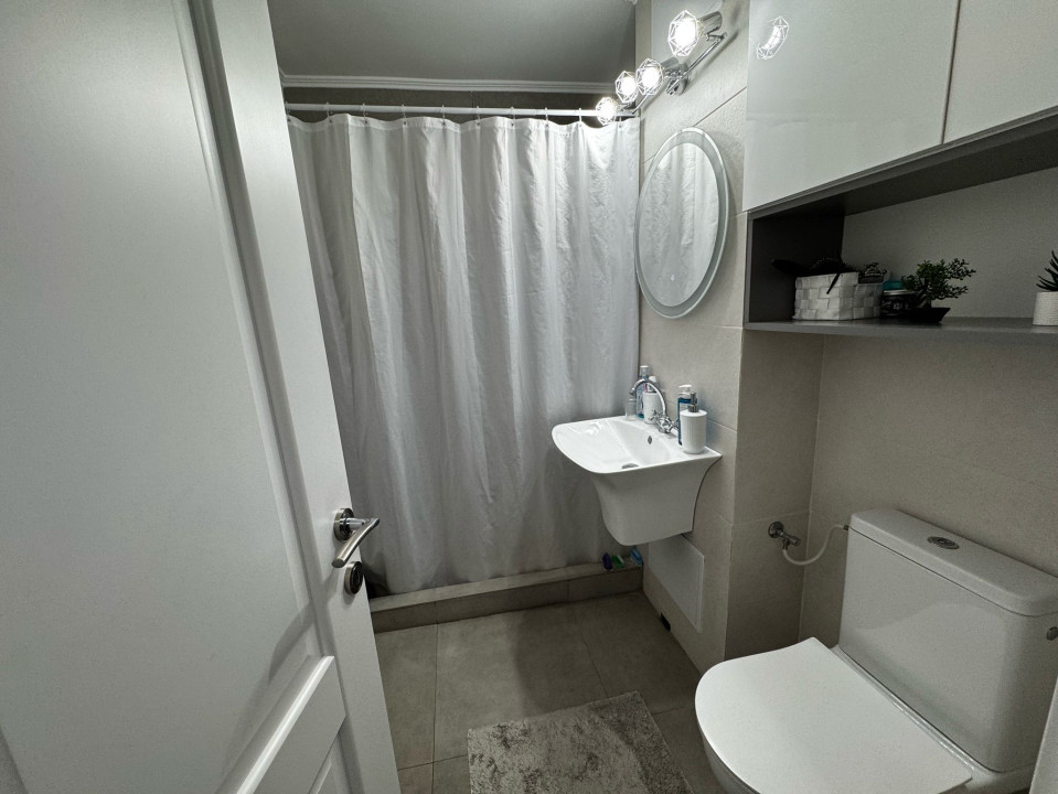 Apartament 3 camere, decomandat, 72mp, cartier Lapus Arges, zona Trenul Pierdut