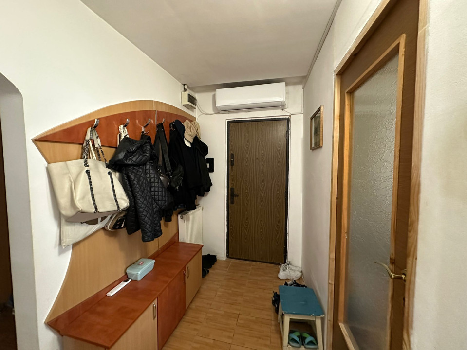 Apartament 3 camere, Brazda lui Novac, 70mp