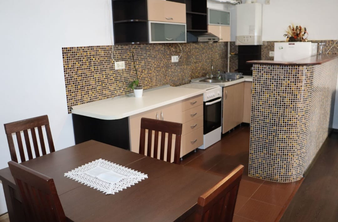 Apartament 2 camere  64 mp mpbilat si cu gradina,  spre inchiriere  in Strand