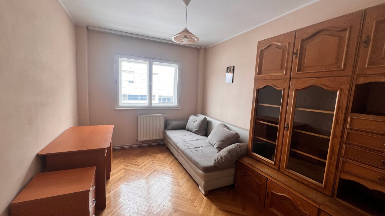 Apartament 3 Camere etaj 2/6 | Parcare + Boxă | Zona Gării 