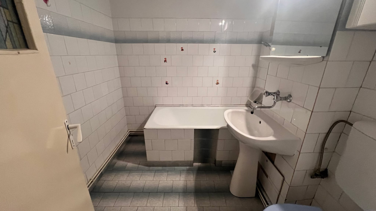 Apartament 3 Camere etaj 2/6 | Parcare + Boxă | Zona Gării 