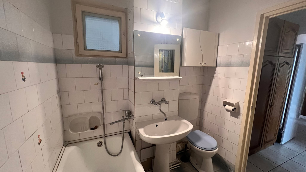 Apartament 3 Camere etaj 2/6 | Parcare + Boxă | Zona Gării 