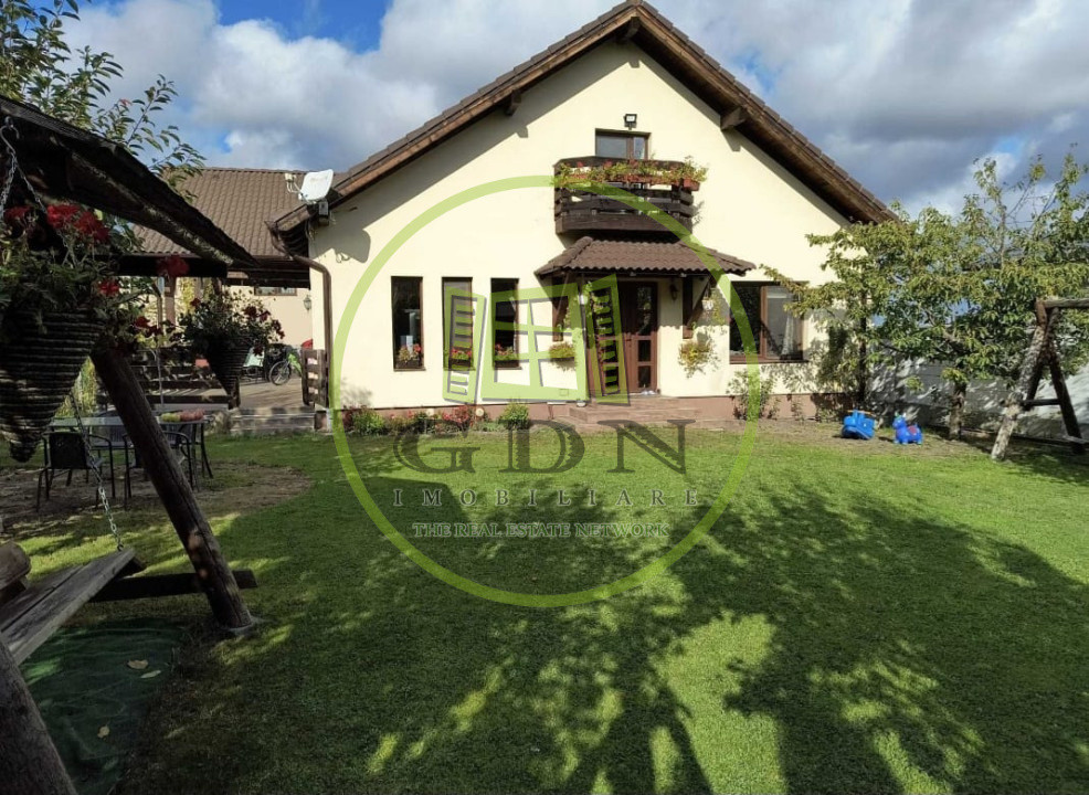 Proprietate 5 camere, suprafata  totala 600mp,oferita spre vanzare in Sura Mica.