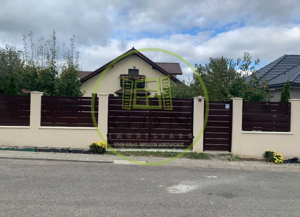 Proprietate 5 camere, suprafata  totala 600mp,oferita spre vanzare in Sura Mica.