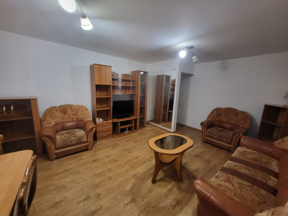 Apartament 4 camere, decomandat, 150 mp, cartier Craiovița Nouă, zona Promenada