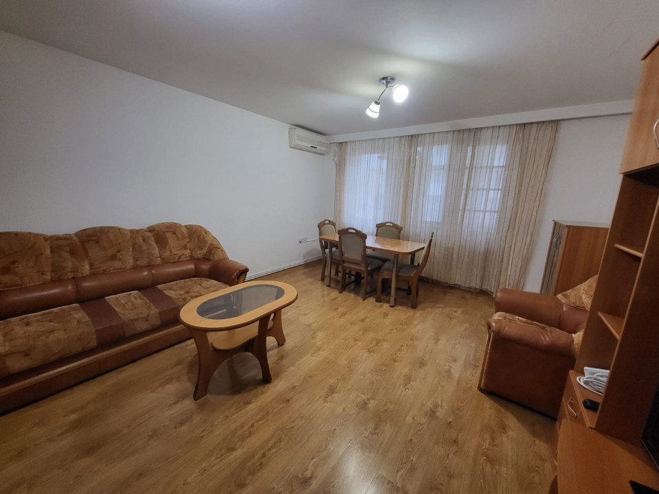 Apartament 4 camere, decomandat, 150 mp, cartier Craiovița Nouă, zona Promenada