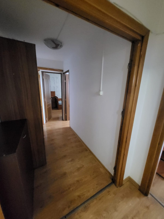 Apartament 4 camere, decomandat, 150 mp, cartier Craiovița Nouă, zona Promenada