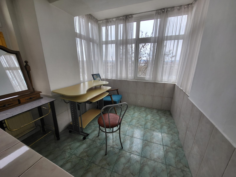 Apartament 4 camere, decomandat, 150 mp, cartier Craiovița Nouă, zona Promenada